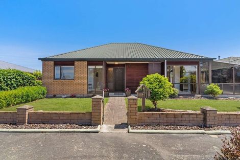Photo of property in 1/38 Beauford Place, Parklands, Christchurch, 8083