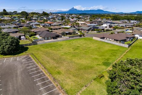 Photo of property in 25 Dolphin Parade, Bell Block, New Plymouth, 4312
