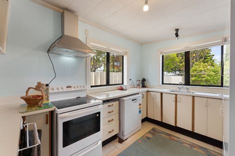 Photo of property in 4 Roxburgh Grove, Petone, Lower Hutt, 5012