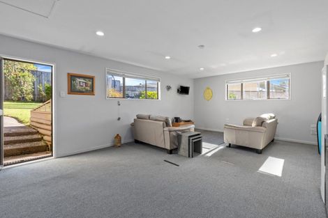 Photo of property in 6 Spinella Drive, Bayview, Auckland, 0629