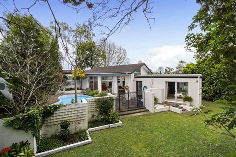 Photo of property in 23 Gordon Avenue, Forrest Hill, Auckland, 0620