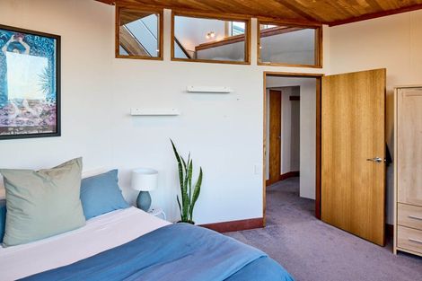 Photo of property in 23 Dargle Way, Island Bay, Wellington, 6023