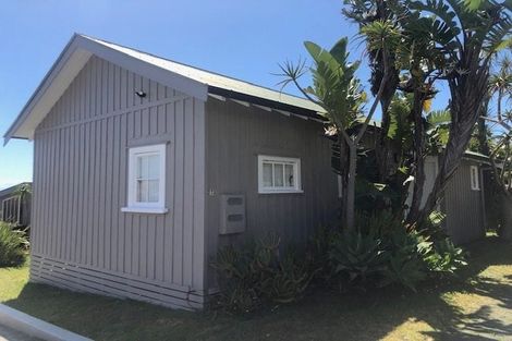 Photo of property in 27 Bournemouth Terrace, Murrays Bay, Auckland, 0630