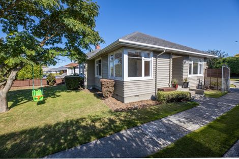 Photo of property in 19 Wilton Crescent, Bishopdale, Christchurch, 8053