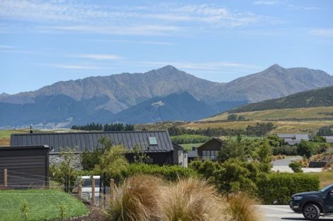 Photo of property in 16 Kinross Lane, Jacks Point, Queenstown, 9371