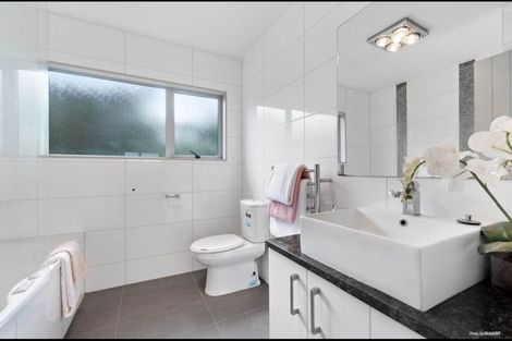 Photo of property in 31 Lucca Crescent, Flat Bush, Auckland, 2019
