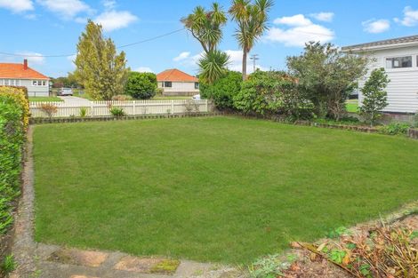 Photo of property in 18 Hulke Street, Foxton, 4814