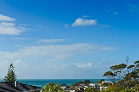 Photo of property in 2/6 Sandford Street, Campbells Bay, Auckland, 0630