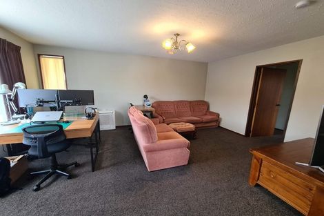 Photo of property in 2/17 Urella Place, Spreydon, Christchurch, 8024