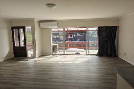 Photo of property in 3/8 Pamela Place, New Lynn, Auckland, 0600