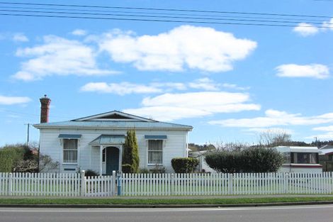 Photo of property in 187 Bridge Street, Bulls, 4818