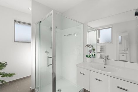 Photo of property in 18 Westpark Drive, Burnside, Christchurch, 8053