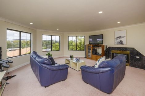 Photo of property in 5 Kilkenny Place, Fitzherbert, Palmerston North, 4410