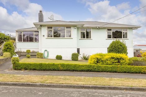 Photo of property in 4 Wavell Crescent, Lansdowne, Masterton, 5810
