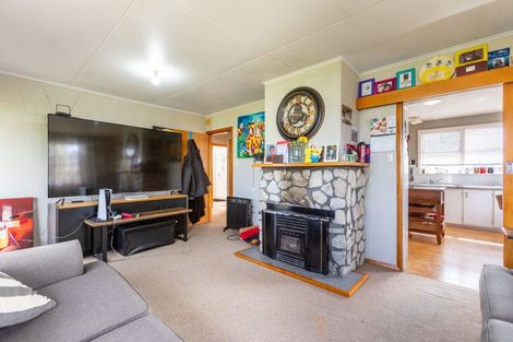 Photo of property in 3 Gertrude Street, Dannevirke, 4930