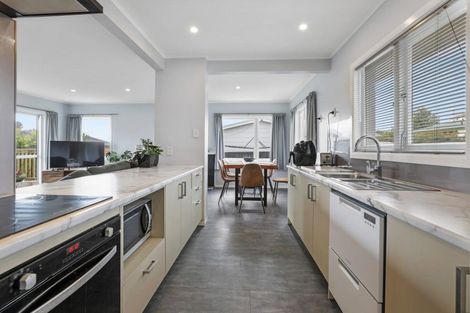 Photo of property in 16 Wharenui Road, Owhata, Rotorua, 3010