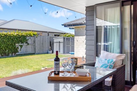 Photo of property in 10 Stevenson Drive, Papamoa, 3118