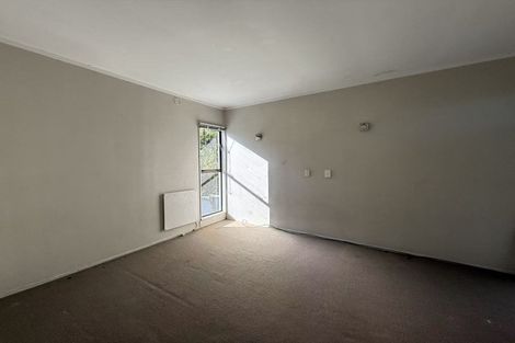 Photo of property in 28 Mayall Avenue, Beach Haven, Auckland, 0626