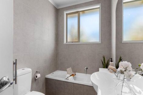 Photo of property in 1 Sunlea Lane, Mangawhai, 0505