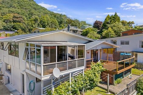 Photo of property in 73 Devon Street, Picton, 7220