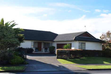Photo of property in 110 Golfland Drive, Golflands, Auckland, 2013