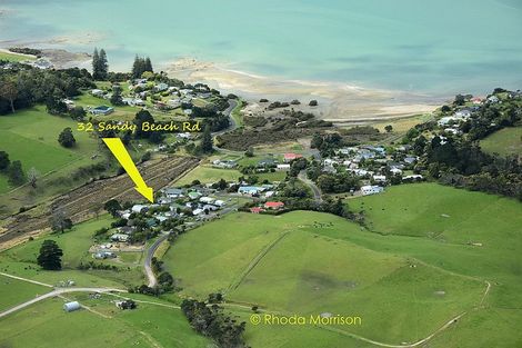 Photo of property in 32 Sandy Beach Road, Tinopai, 0593