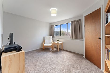 Photo of property in 6 Winstone Place, Highlands Park, New Plymouth, 4312