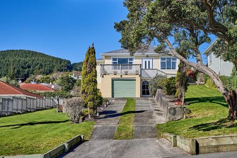 Photo of property in 5 Mahoe Street, Tawa, Wellington, 5028