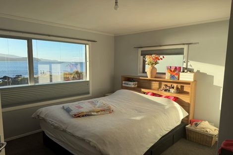 Photo of property in 63 Breaker Bay Road, Breaker Bay, Wellington, 6022