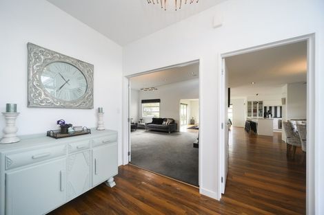 Photo of property in 2 Chestnut Close, Kelvin Grove, Palmerston North, 4414