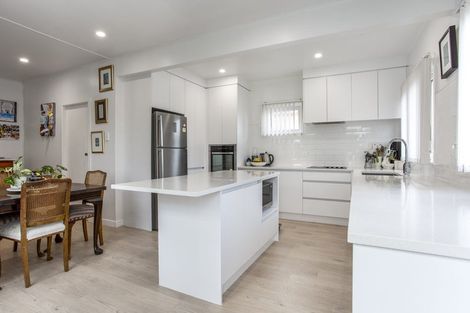 Photo of property in 43 Rogan Street, Mount Roskill, Auckland, 1041