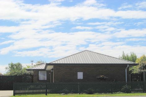 Photo of property in 8 Somerset Place, Woodend, 7610