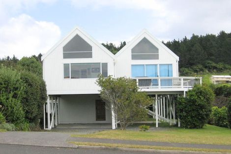 Photo of property in 242 Onemana Drive, Onemana, Whangamata, 3691