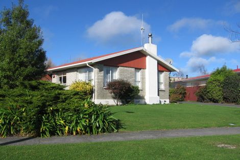 Photo of property in 46 Geraldine Crescent, Cloverlea, Palmerston North, 4412