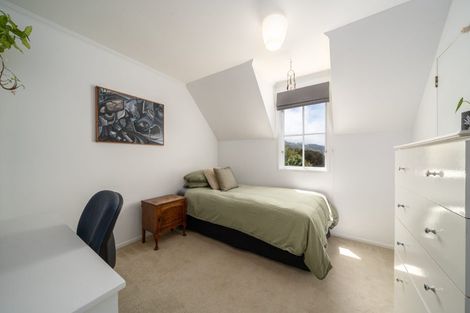 Photo of property in 2 Newnham Court, Tawa, Wellington, 5028