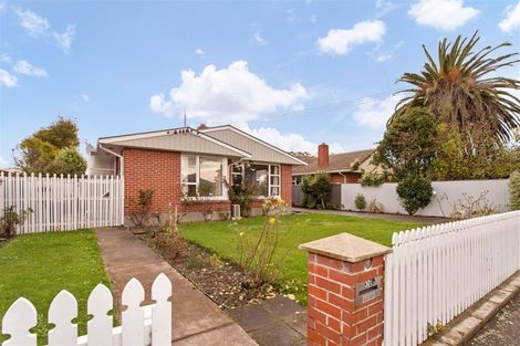 Photo of property in 1/301 Wairakei Road, Bryndwr, Christchurch, 8053