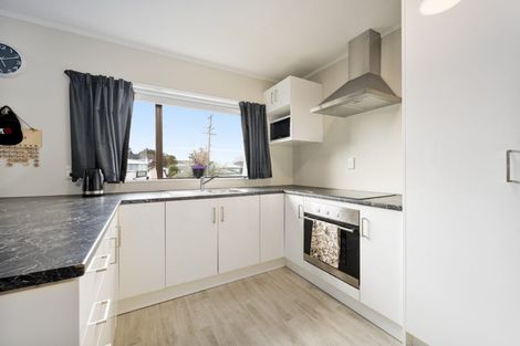 Photo of property in 2/70 Pomaria Road, Henderson, Auckland, 0610