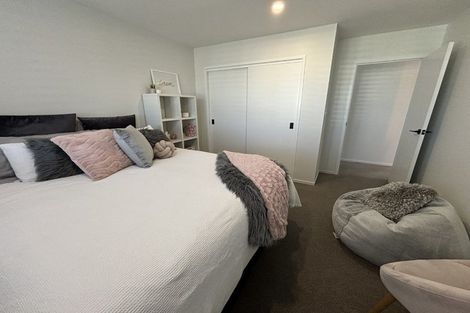 Photo of property in 16 Mutetai Road, Clarks Beach, 2122