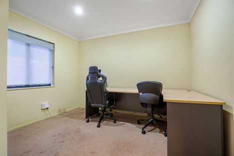 Photo of property in 15 Dovey Place, Massey, Auckland, 0614