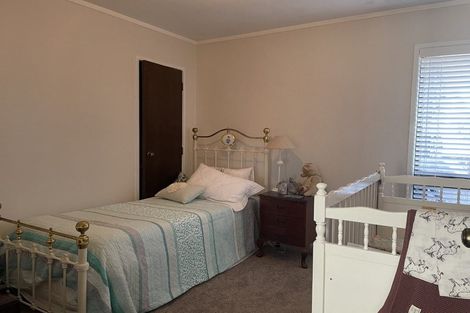 Photo of property in 1/18 Dianne Louise Drive, Half Moon Bay, Auckland, 2012