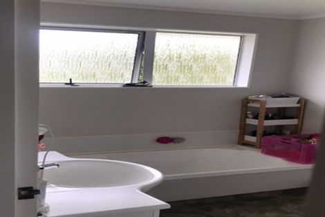 Photo of property in 1 Cyril Way, Paparangi, Wellington, 6037