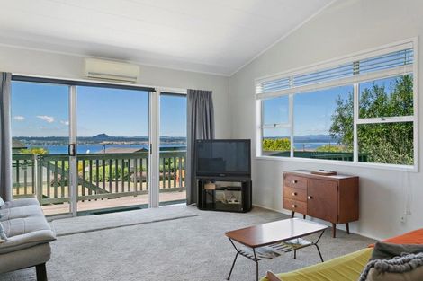 Photo of property in 2/12 Isobel Street, Acacia Bay, Taupo, 3330