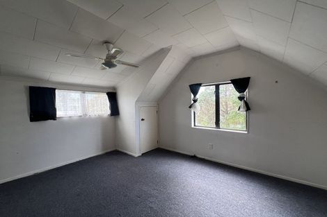 Photo of property in 37 Borich Road, Sunnyvale, Auckland, 0612