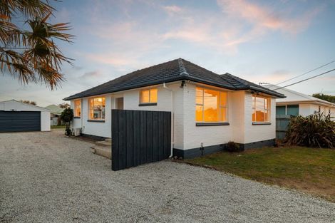 Photo of property in 15 Lyndhurst Crescent, Aranui, Christchurch, 8061