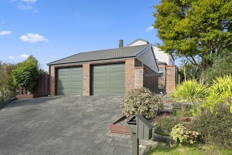 Photo of property in 5 Roman Close, Silverstream, Upper Hutt, 5019