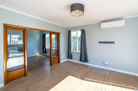 Photo of property in 15 Woodward Street East, Featherston, 5710