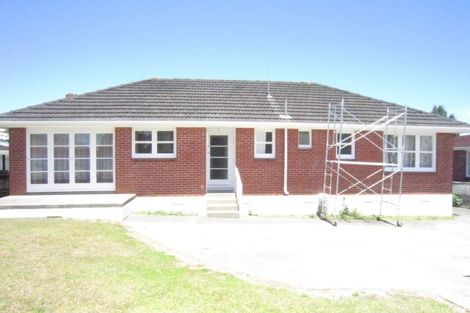 Photo of property in 206 Edmonton Road, Te Atatu South, Auckland, 0610