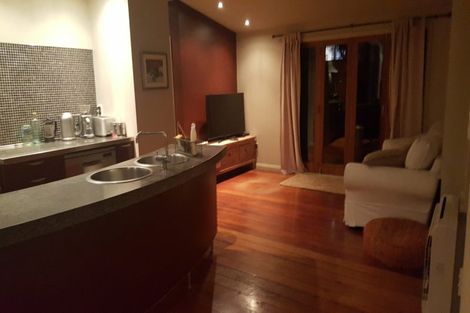 Photo of property in 2 Matipo Street, Eastbourne, Lower Hutt, 5013