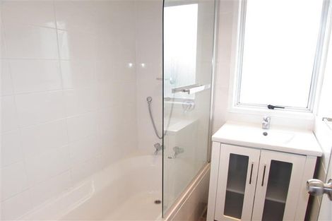 Photo of property in 72 Parrs Cross Road, Henderson, Auckland, 0612