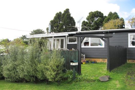 Photo of property in 7 Staley Road, Parau, Auckland, 0604